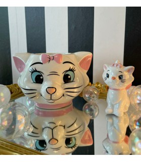 ماگ گربه اشرافی تپل