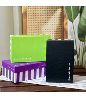 جعبه کادویی (باکس هدیه) طرح راه راه رنگی