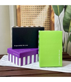 جعبه کادویی (باکس هدیه) طرح راه راه رنگی