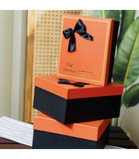 جعبه کادویی نارنجی (باکس هدیه) طرح پاپیون دار