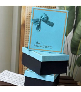 جعبه کادویی آبی (باکس هدیه) طرح پاپیون دار