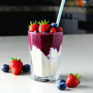 اسموتی پروتئینی خوشمزه و سریع برای صبحانه با نکات اصلی