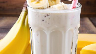 علت سیاه شدن شیرموز: واکنش اکسیداسیون آنزیمی و قهوه‌ای شدن غیر آنزیمی عنوان مقاله: راز سیاه شدن شیرموز نکات اصلی و روش جلوگیری