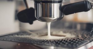 رسوب زدایی اسپرسو ساز راهنمای جامع و بهترین محلول ها