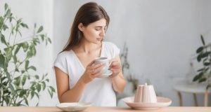 دمنوش گیاهی راه حل تسکین درد قاعدگی با نکات اصلی