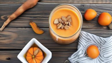 اسموتی کدوحلوایی و خرمالو یک نوشیدنی خوشمزه و ساده