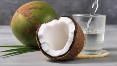 فواید آب نارگیل برای هضم غذا و سلامت دستگاه گوارش