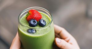 اسموتی سبز راز داشتن پوست و موی سالم و زیبا