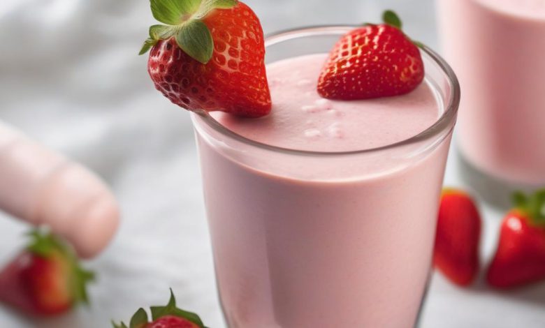 اسموتی توت فرنگی و ماست: طرز تهیه آسان و خوشمزه