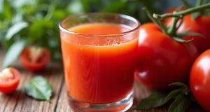 آب گوجه فرنگی خانگی: روش تهیه، فواید و نکات اصلی