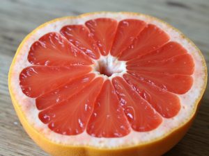 گریپ فروت کالری کم: خواص و ارزش غذایی آب گریپ فروت