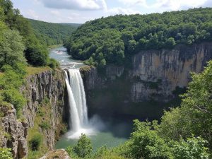 آبشار ذوات چالوس: آدرس، تصاویر و هر آنچه باید بدانید!