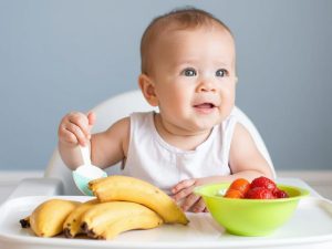 برنامه غذایی نوزاد شیرخوار: بهترین غذاها برای رشد کودک