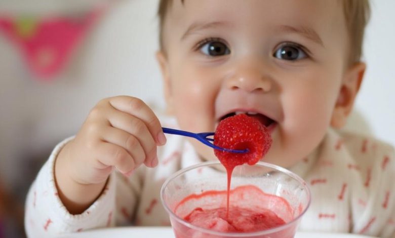 بهترین میوه برای شروع غذای کمکی نوزاد کدام است؟