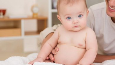 شیر مادر یا شیر خشک: مقایسه و بهترین انتخاب برای نوزاد