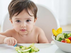 تغذیه کودک نوپا: مهم ترین نکات و سوالات والدین