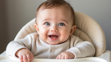 اولین غذای نوزاد: بهترین انتخاب ها و نکات مهم تغذیه