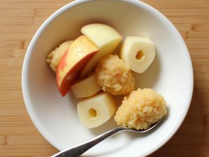 بهترین میوه برای شروع غذای کمکی نوزاد چیست؟