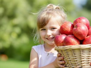 سیب برای کودکان: خواص شگفت انگیز و فواید باورنکردنی!