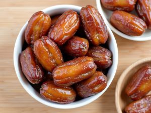 فواید خرما برای کودکان: چه ویتامین هایی دارد و چرا مفید است؟