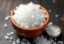 مصرف نمک زیاد: آیا باعث چاقی میشود؟