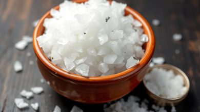 مصرف نمک زیاد: آیا باعث چاقی میشود؟