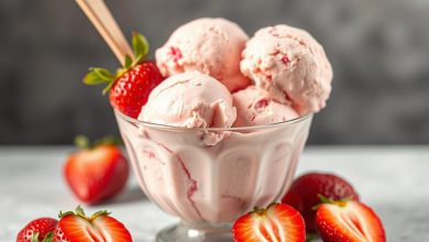 طرز تهیه بستنی توت فرنگی کم کالری و خوشمزه: رژیمی و آسان