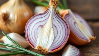 اگر با غذا پیاز می خورید فواید و مضرات آن را بدانید
