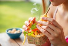 خوراکی های پرطرفدار اما نامناسب برای روزهای گرم: چه چیزهایی را نخوریم؟